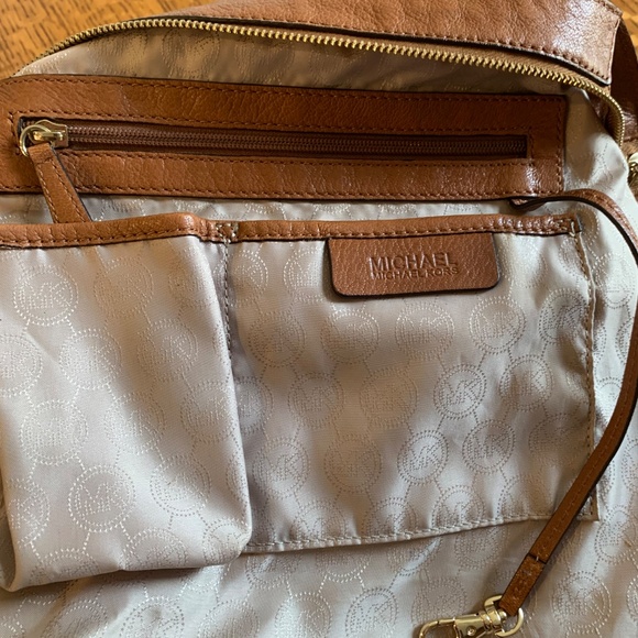 Michael Kors purse - Picture 2 of 3